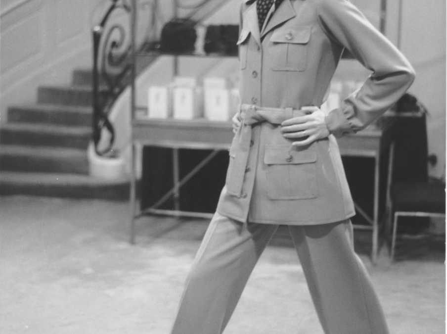 Tout savoir sur l’Estimation de vêtements Yves Saint Laurent (Guide Complet 2025)