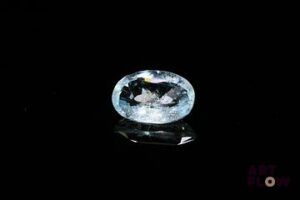 Aigue-marine ovale. Non chauffée. 2.47 cts. 12.0mm x 7.0mm