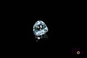 Aigue-marine pâle poire. Probablement Tanzanie, VS, non chauffée. 1.09 ct. 7.5mm x 7.0mm