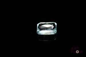 Aigue-marine rectangulaire à pans coupés. Inclusions, givres. 2.02 cts. 9.0mm x 7.6mm