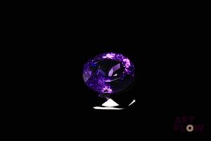 Améthyste ovale. Très belle couleur. 3.15 cts. 11.0mm x 9.2mm