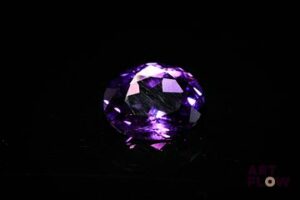 Améthyste ovale. Très belle couleur. 4.67 cts. 12.9mm x 10.0mm