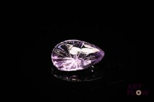 Améthyste poire fantaisie. 4.05 cts. 14.0mm x 10.0mm