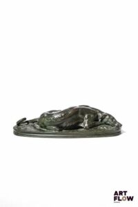 Antoine Louis BARYE (1796-1875) Lévrier couché Bronze à patine brune verte Signé sur la terrasse Dim : Haut. 7,5 cm x Long. 26 cm x Larg. 9 cm