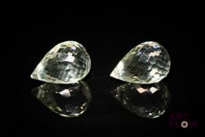 Appairage d'améthystes vertes (prasiolites) briolettes. 9.39 cts. Dims. moy.: 12.0mm x 8.0mm