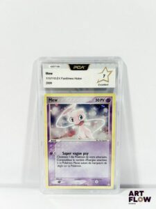 Carte Pokémon gradée Mew 111/110 - Secrète Holographique - PCA 7. Série du Bloc Ex : Ex Fantômes Holons. Carte en état Excellent (PCA 7), en français.