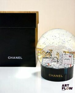 Chanel Boule à neige Cadeau offert aux clients VIP, indisponible en point de vente. Neuve. - Expédition obligatoire.