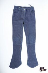 CHANEL Jean bleu foncé. Taille 36. Petits fils tirés