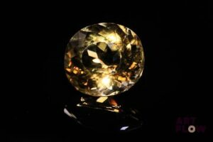Citrine ovale. 12.70 cts. 15.5mm x 14.4mm