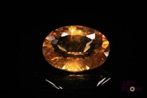 Citrine ovale. Très belle couleur, non chauffée. 9.76 cts. 17.0mm x 13.0mm
