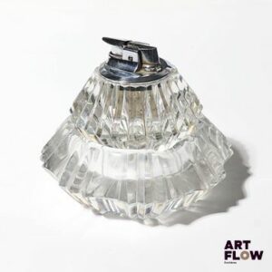 Dans l'esprit de Saint Louis Briquet de table en cristal taillé.