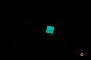 Dioptase carrée à pans vifs. 0.19 ct. 3.2mm x 3.2mm