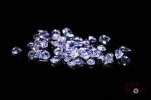Dix-huit tanzanites poires. 5.24 cts. Dims. moy.: 4.0mm x 2.5mm