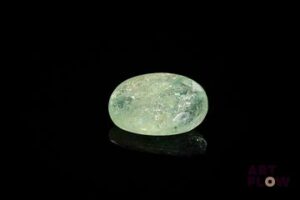 Émeraude pâle ovale. Jardins. 4.22 cts. 13.3mm x 9.9mm