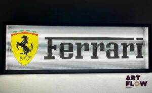 Enseigne lumineuse caisson Ferrari Dimensions : 20 x 60 cm Fonctionnelle