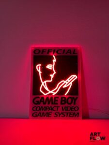 Enseigne neon sur plexiglass Game-Boy Dimensions : 50 x 35 cm Fonctionnelle