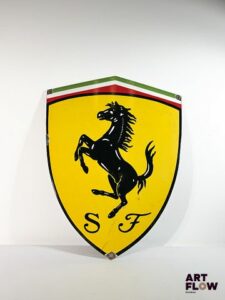 Grande plaque émaillée d'après Ferrari 71 x 56 cm Petits éclats et traces de rouille