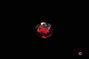 Grenat ovale. 1.55 ct. 8.1mm x 6.8mm