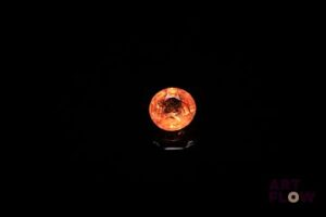 Grenat spessartite orange rond. Très belle couleur. 0.95 ct. 5.5mm