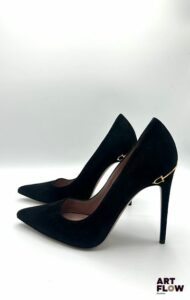 GUCCI Paire d'escarpins en daim noir. Talons de : 11 cm Pointure : 37