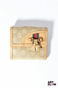 GUCCI Porte monnaie monogrammé Dimensions : 11,5 x 12 cm Usures