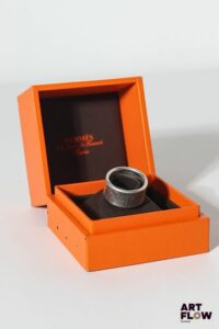 HERMÈS Modèle "Eclipse" Bague en argent, dans sa boîte. Taille : 55 mm Poids : 13,21 grammes
