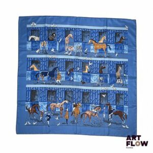 HERMÈS modèle Les Boxes d'après un dessin de Jean-Louis CLERC. Carré en twill de soie dans les tons bleus 90 x 90 cm Dans sa boite d'origine Très petit trou