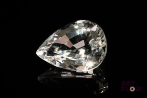 Important quartz incolore poire. 25.10 cts. 23.4mm x 17.0mm
