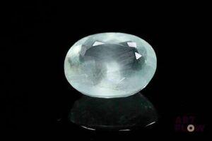 Importante aigue-marine ovale. Jolie couleur, inclusions. 12.06 cts. 16.8mm x 13.9mm