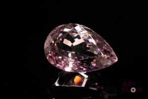 Importante amétrine poire. VVS. 24.30 cts. 20.0mm x 15.0mm