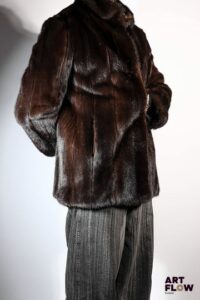Manteau à manches longues en fourrure de vison foncé Taille supposée 40 84 cm de long Bon état général