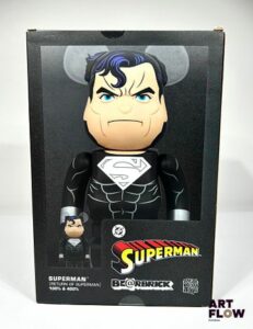 Medicom Toy - 2 Bearbrick Superman, l'un en 100 % (7 cm), le second 400% (28 cm) Figurine Neuf.