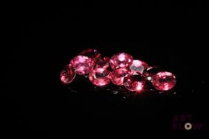 Onze grenats ovales. 4.85 cts. Dims. moy.: 5.0mm x 4.0mm