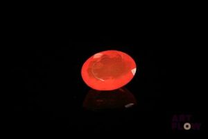 Opale de feu ovale. Jolie couleur. 2.37 cts. 11.5mm x 8.5mm