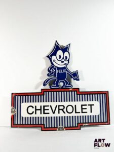 Plaque émaillée Chevrolet - Felix 56 x 61 cm Petits éclats et traces de rouille - exemplaire moderne