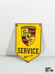 Plaque émaillée d'après Porsche Dimensions : 17 x 11 cm Petits éclats et traces de rouille