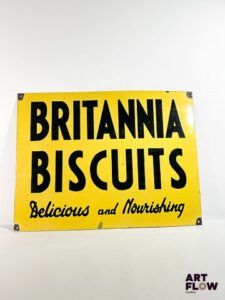 Plaque émaillée rectangulaire d'après Britania Biscuit 45,5 x 61 cm Petits éclats et traces de rouille - moderne