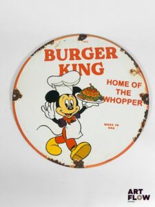 Plaque émaillée ronde Burger King Diamètre : 30 cm Petits éclats et traces de rouille Reproduction moderne