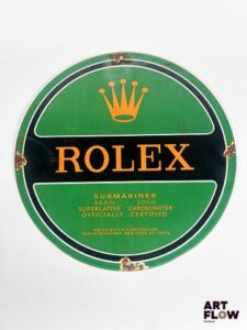 Plaque émaillée ronde Rolex Diamètre : 30 cm Petits éclats et traces de rouille Reproduction moderne