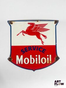 Plaque émaillée Service Mobiloil Dimensions : 30,5 x 31 cm Petits éclats et traces de rouille Reproduction moderne
