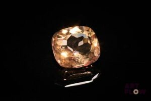 Quartz bicolore coussin. 5.67 cts. 11.9mm x 10.5mm