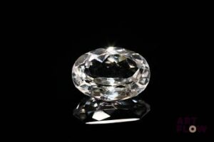 Quartz incolore ovale. 7.52 cts. 14.0mm x 10.0mm