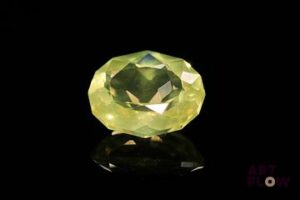 Quartz «Lemon» ovale fantaisie. 8.50 cts. 15.6mm x 12.7mm