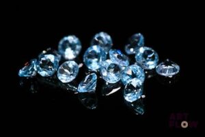 Quinze topazes rondes. 9.64 cts. Diam. moy.: 5.0mm