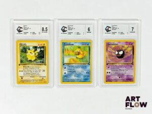 Réunion de 3 cartes Pokémon gradées du bloc Wizards en édition 1 : - Pikachu 60/64 - Commune - Jungle édition 1 - CCC 8,5 (Proche du Neuf). - Fantominus 33/62 - peu commune - Fossil édition 1 - CCC 7 (Excellent). - Psykokwak 53/62 - commune - fossil édition 1 - CCC 6 (Très Bon). En français.
