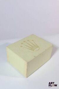 ROLEX Boîte et sur boîte, numérotée 30.00.02 15 x 11,5 x 8 cm Bon état général, tâches