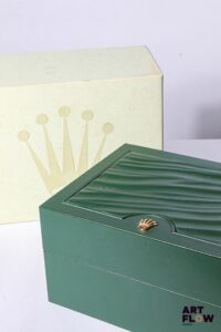 ROLEX Boîte et sur boîte, numérotée 39139.04 Dim. 18 x 13 x 7,5 cm Accidents, tâches