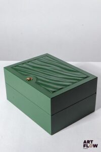 ROLEX Boîte, numérotée 30.00.01 Dimensions : 15 x 11,5 x 8 cm Tâches
