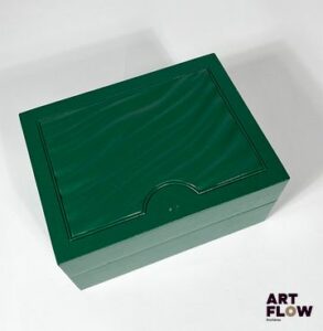 ROLEX Boîte, numérotée 39137.04 Dim. 15 x 11,5 x 8 cm Accidents, tâches