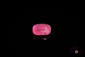 Rubis ovale. 1.67 ct. 8.3mm x 6.0mm